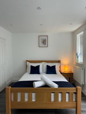St Helens House Incredible Location with Parking & Garden